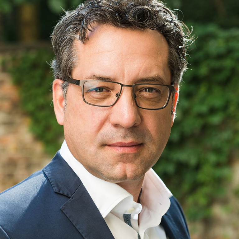 Team VitaPharm Team VitaPharm